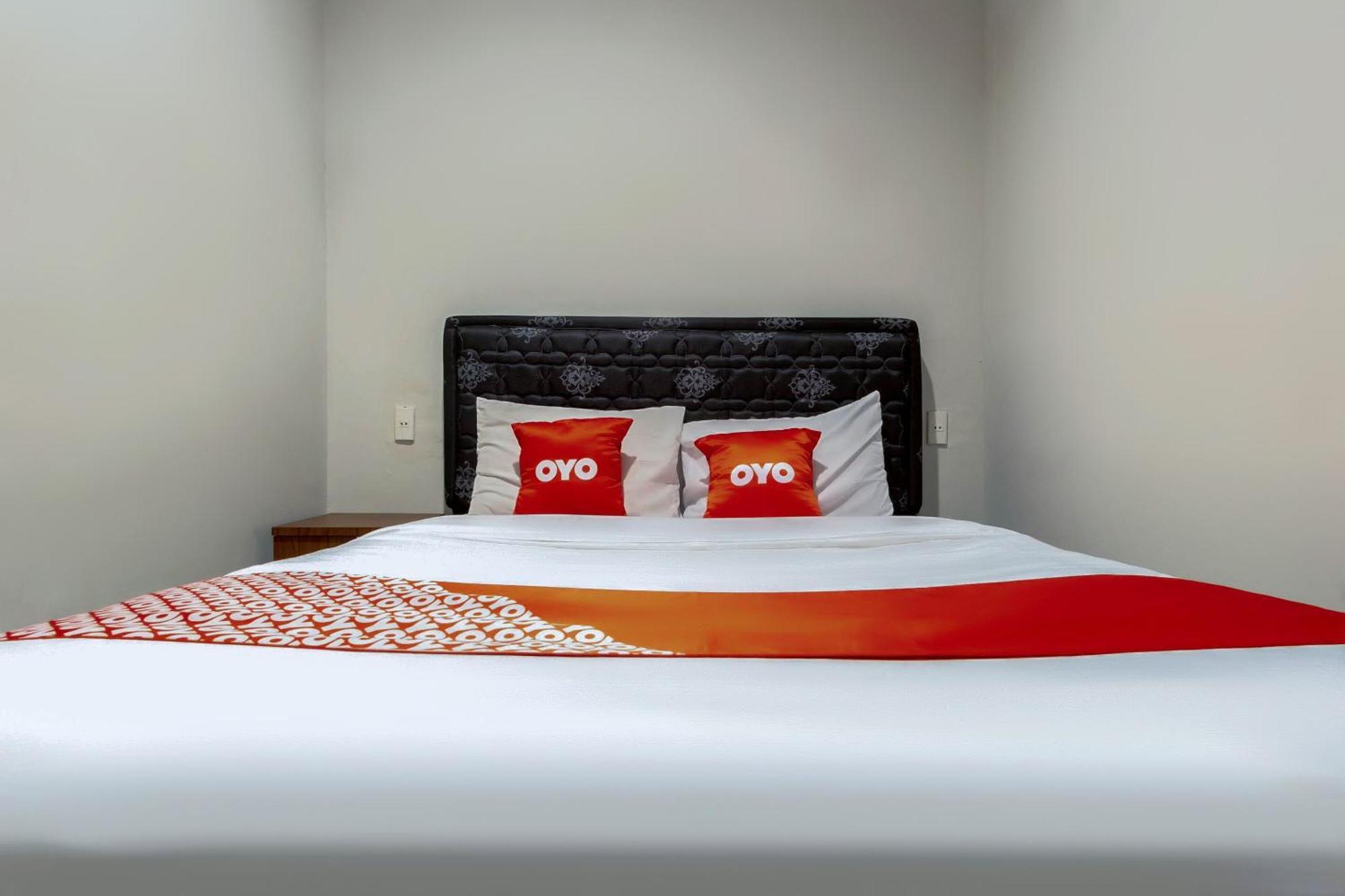 Super Oyo 2345 Homestay Jaya Medan Exterior photo