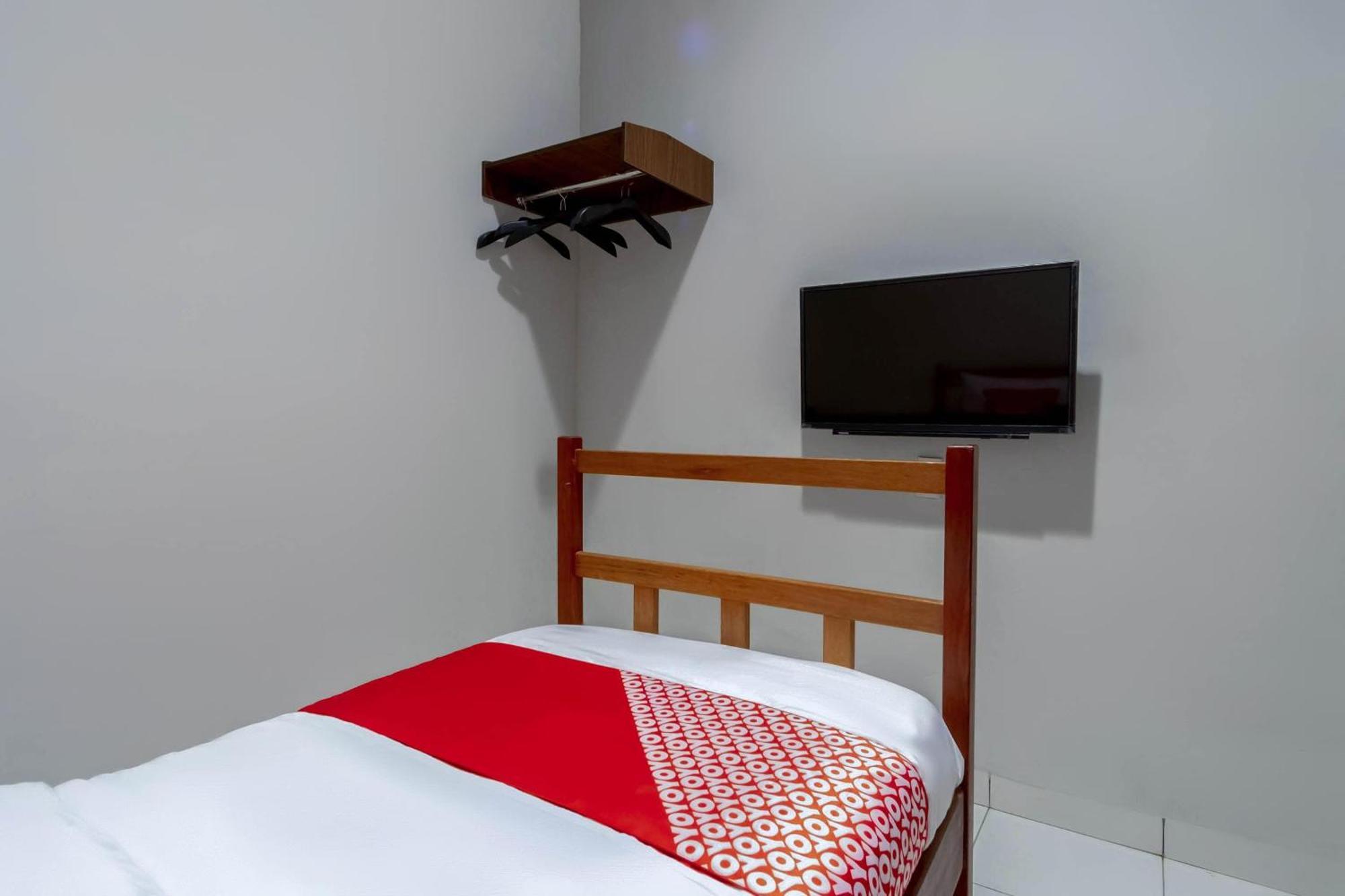 Super Oyo 2345 Homestay Jaya Medan Exterior photo