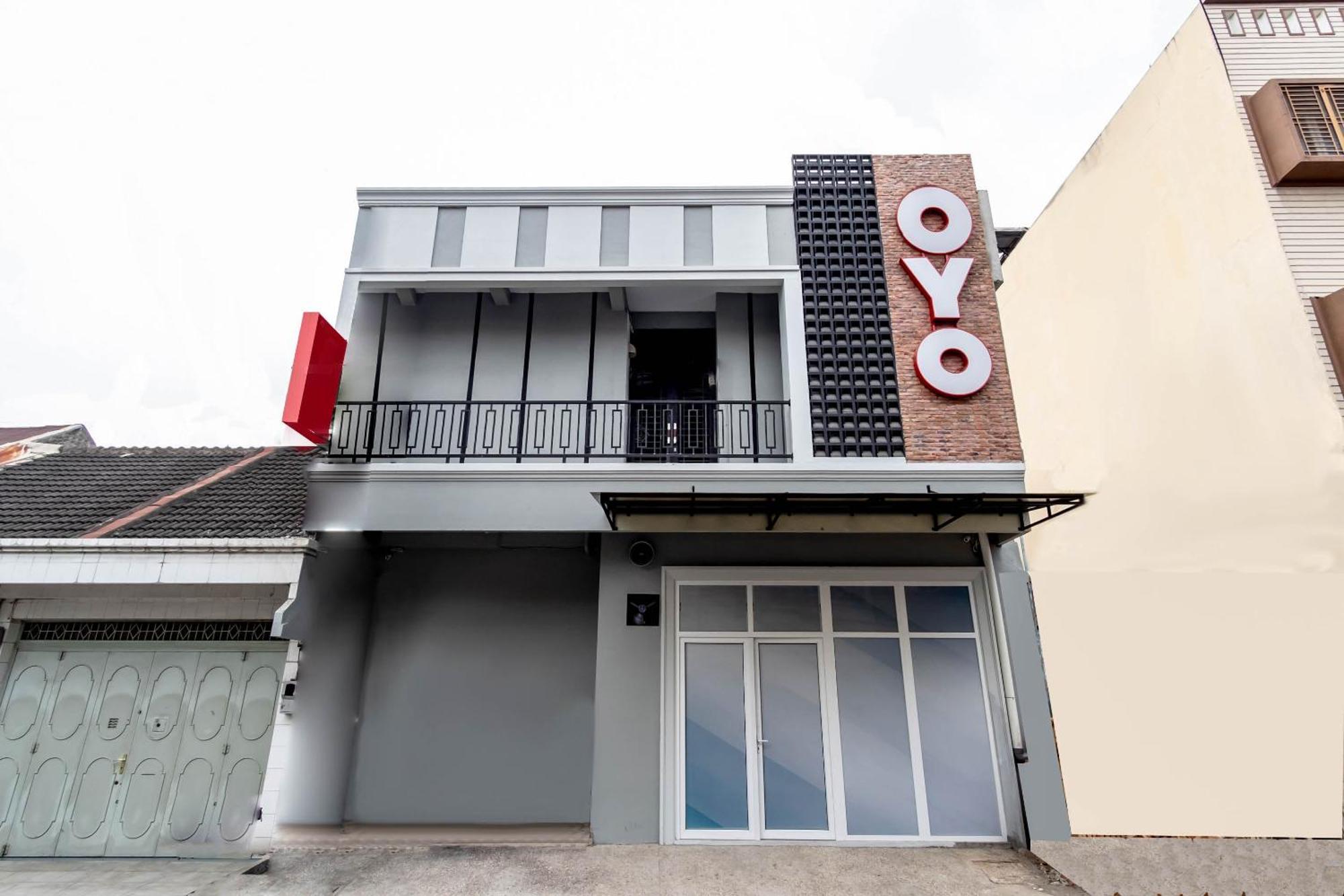 Super Oyo 2345 Homestay Jaya Medan Exterior photo
