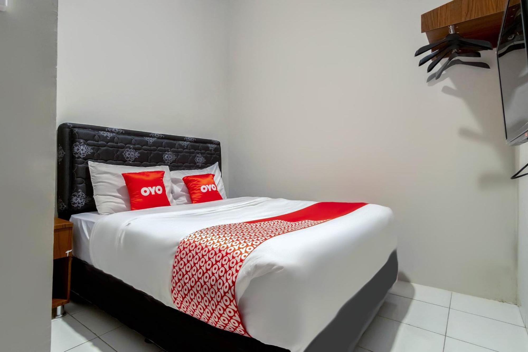 Super Oyo 2345 Homestay Jaya Medan Exterior photo